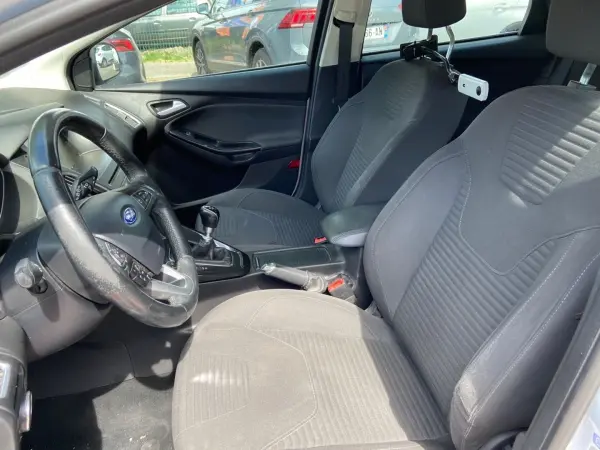 Ford FOCUS 1.6 TDCI 115 TREND - Photo 3