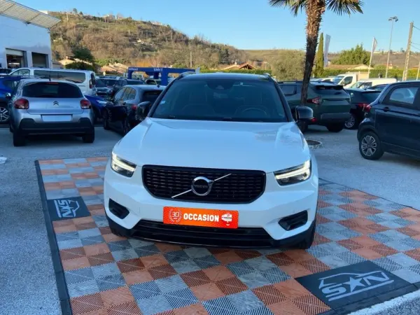 Volvo XC 40 2.0 D3 150 R-DESIGN - Photo 2