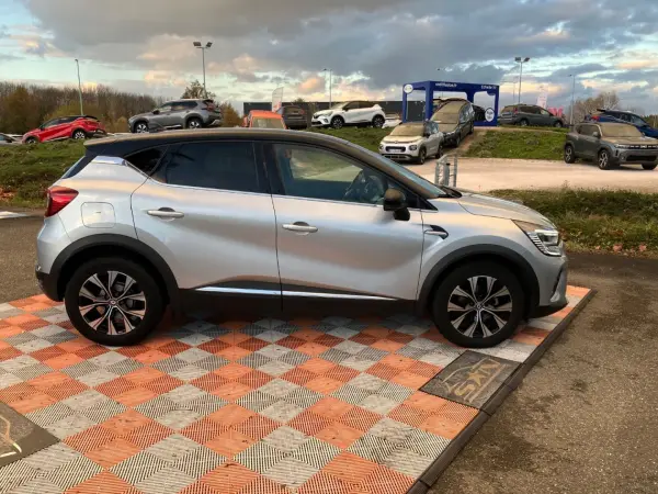 Renault CAPTUR TCe 90 BV6 TECHNO GPS 9.3" Caméra - Photo 3