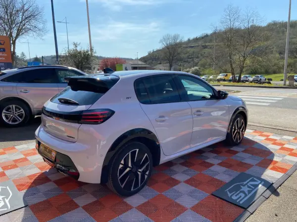 Peugeot 208 Hybrid 145 GT e-DCS6 GPS Caméra 360° Toit Noir - Photo 5