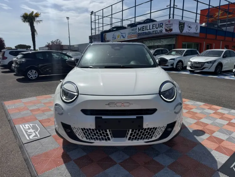 Fiat 600 1.2 145 Hybrid AUTOMATIQUE LA PRIMA Toit Noir