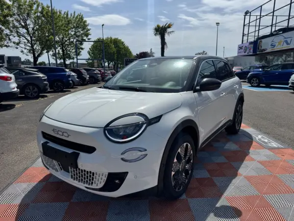 Fiat 600 1.2 145 Hybrid AUTOMATIQUE LA PRIMA Toit Noir - Photo 2