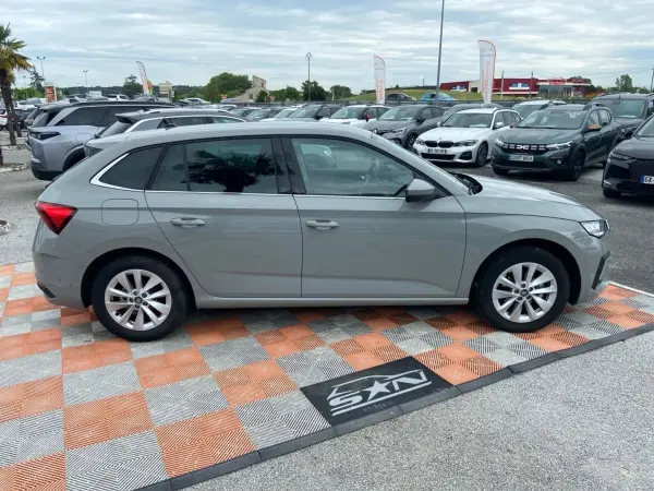 Skoda SCALA 1.0 TSI 116 DSG7 SELECTION Caméra Radars Cockpit JA 16" - Photo 4