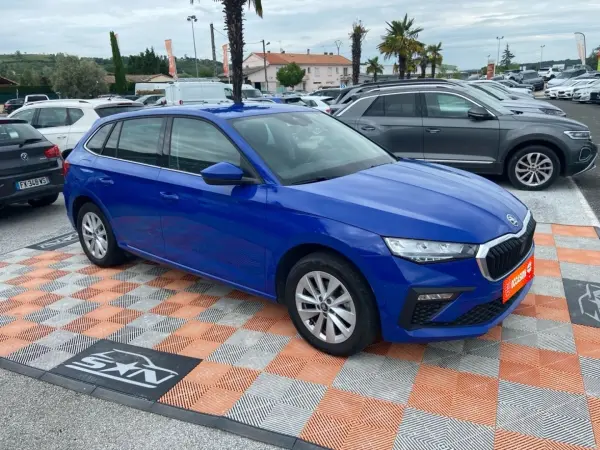 Skoda SCALA 1.0 TSI 116 DSG7 SELECTION Caméra Radars Cockpit JA 16" - Photo 3