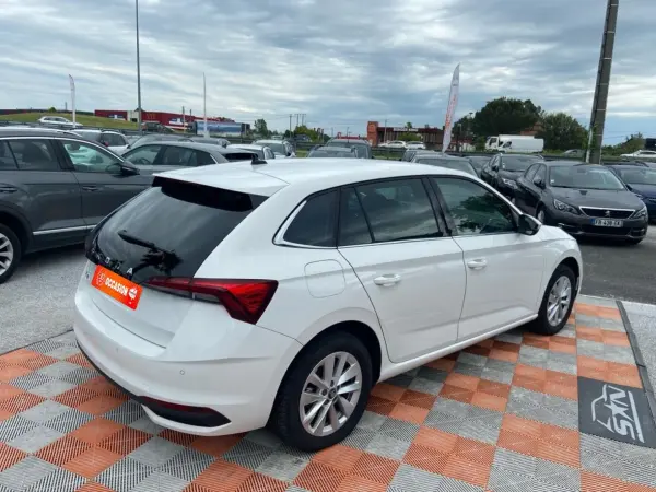 Skoda SCALA 1.0 TSI 116 DSG7 SELECTION Caméra Radars Cockpit JA 16" - Photo 5