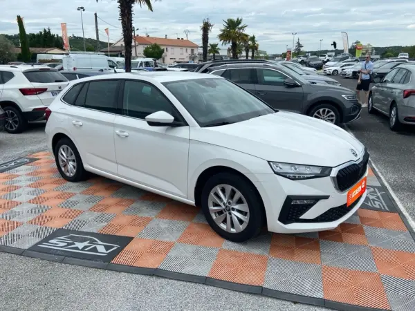 Skoda SCALA 1.0 TSI 116 DSG7 SELECTION Caméra Radars Cockpit JA 16" - Photo 3