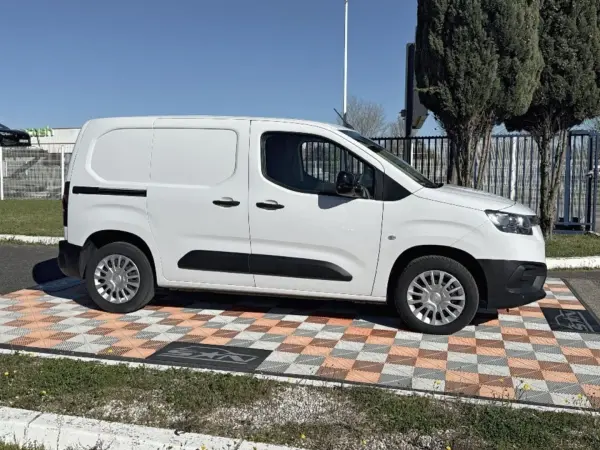 Toyota PROACE CITY 1.5 D-4D 130 BV6 BUSINESS MEDIUM 3 PL GPS Caméra 1°Main 13950HT - Photo 4