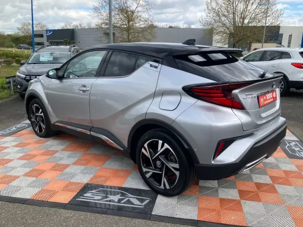 Toyota C-HR 2.0 184 HYBRIDE BVA COLLECTION CUIR GPS Caméra JA 18" - Photo 4