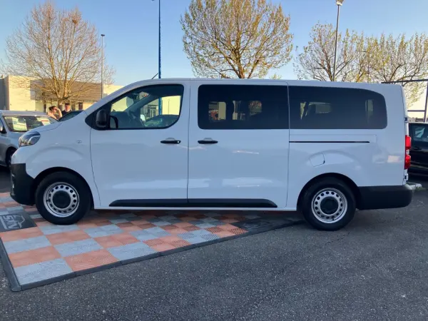 Toyota PROACE VERSO 2.0 D-4D 140 BV6 Dynamic Confort Combi Long 9 Places GPS - Photo 3