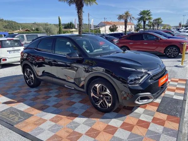 Citroën C4 1.2 PURETECH 130 EAT8 SHINE 1 ère main - Photo 3